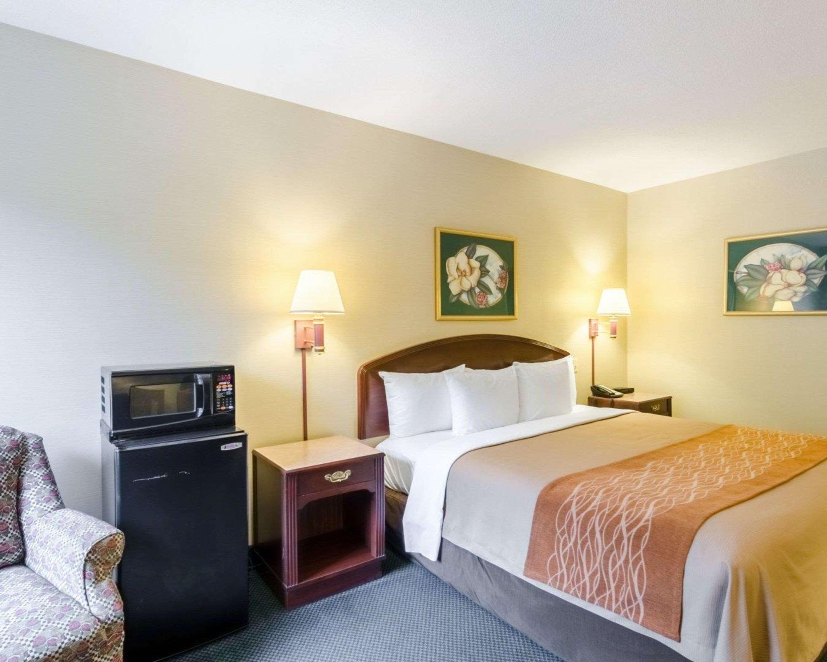 Comfort Inn & Suites Grundy Экстерьер фото