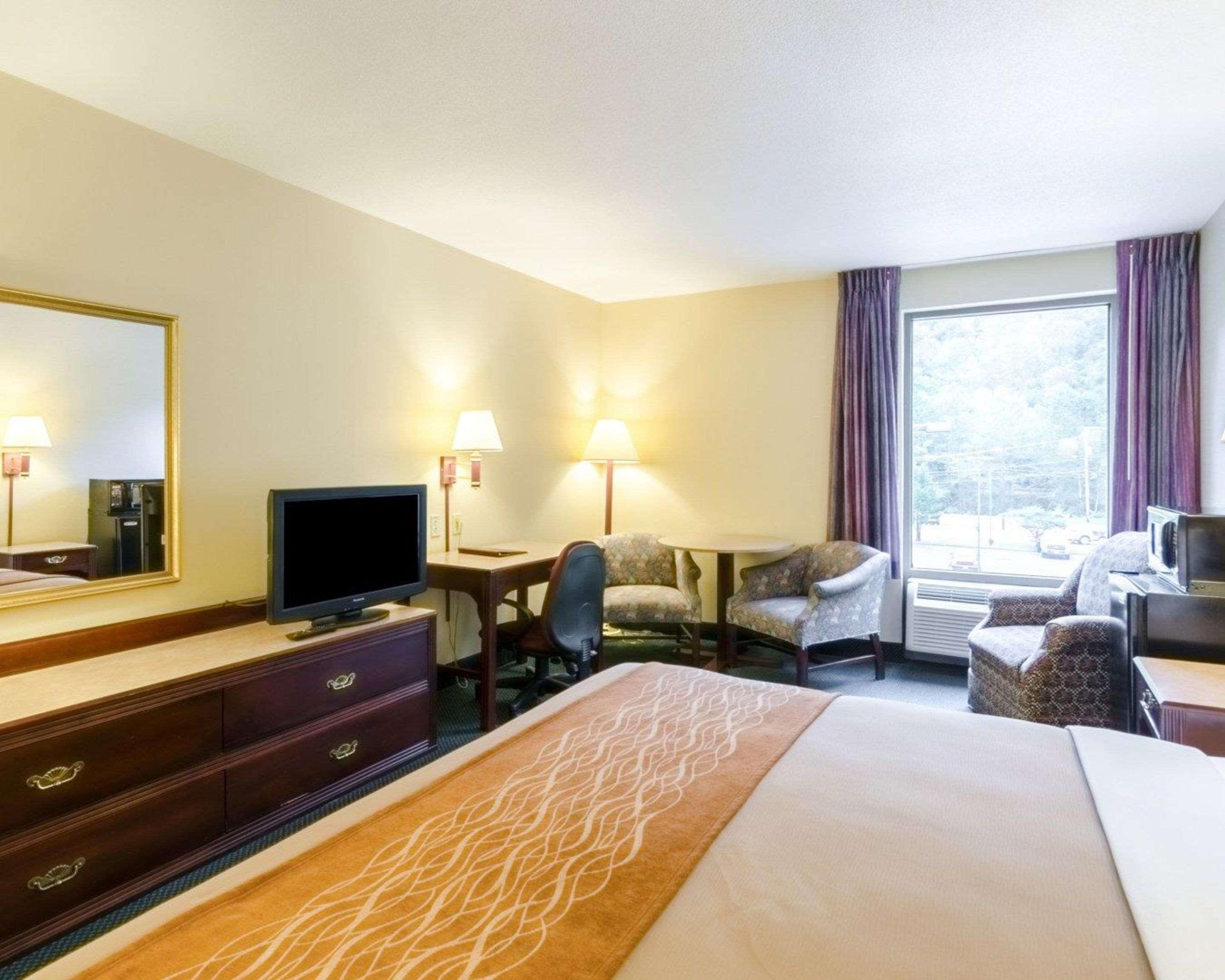 Comfort Inn & Suites Grundy Экстерьер фото