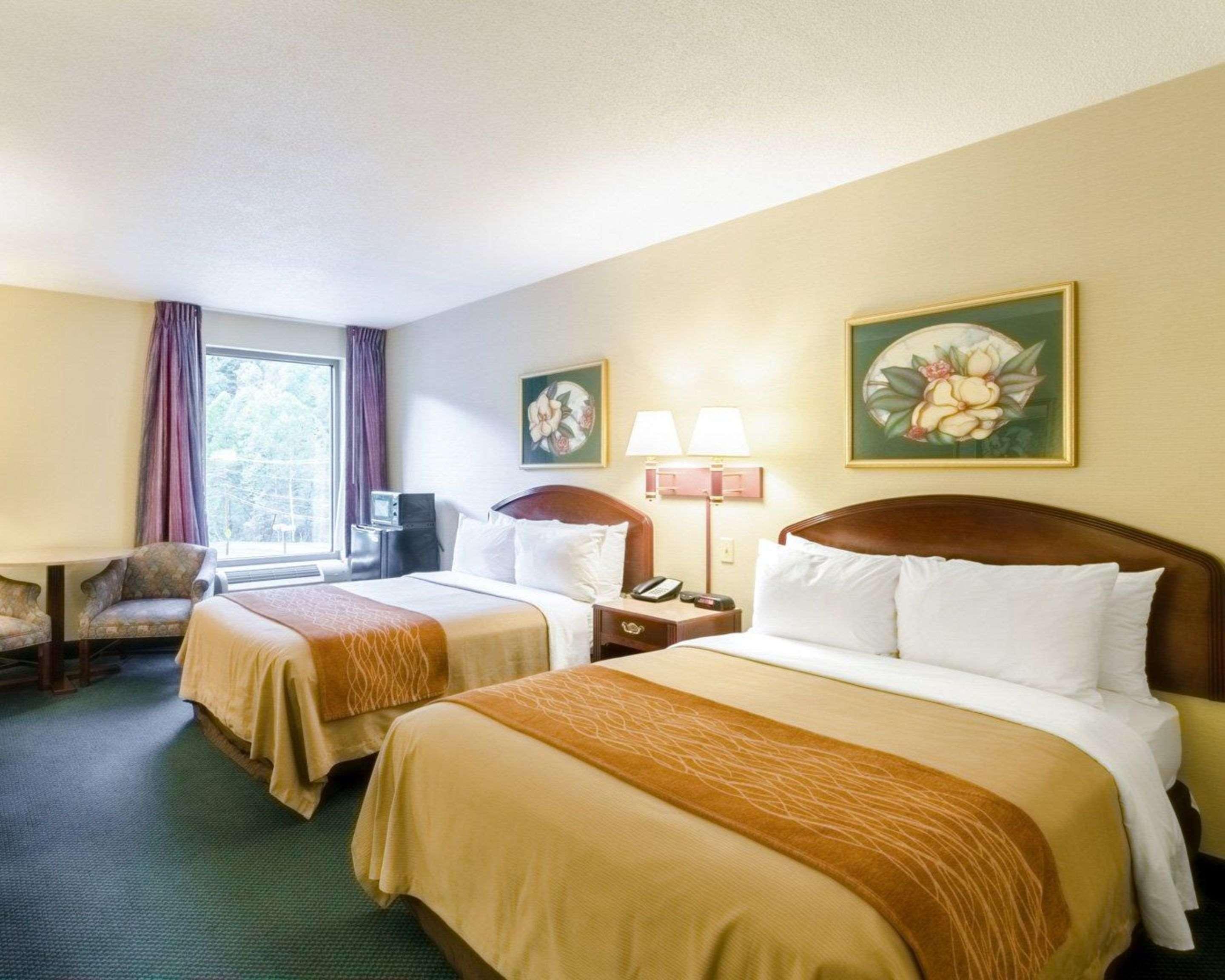 Comfort Inn & Suites Grundy Экстерьер фото