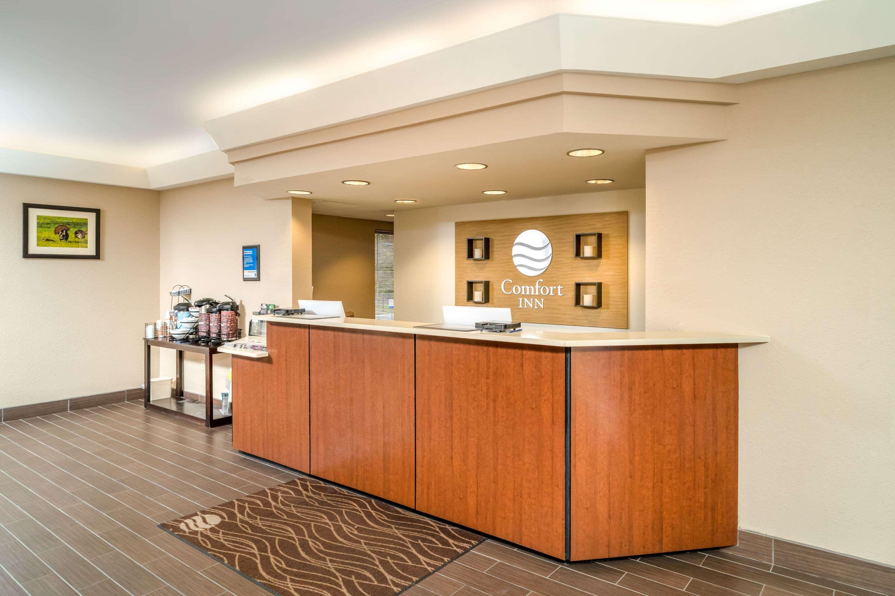 Comfort Inn & Suites Grundy Экстерьер фото
