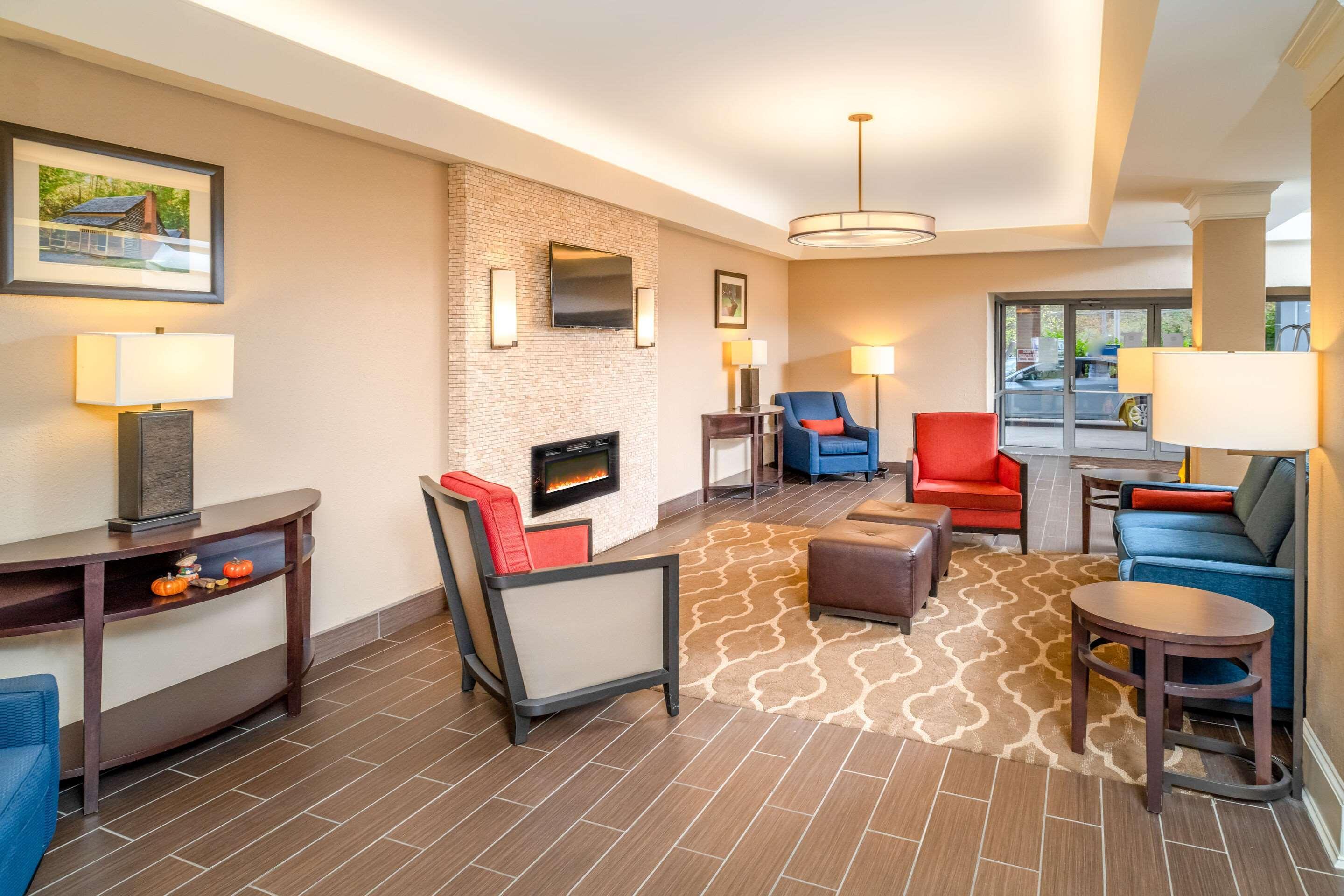 Comfort Inn & Suites Grundy Экстерьер фото