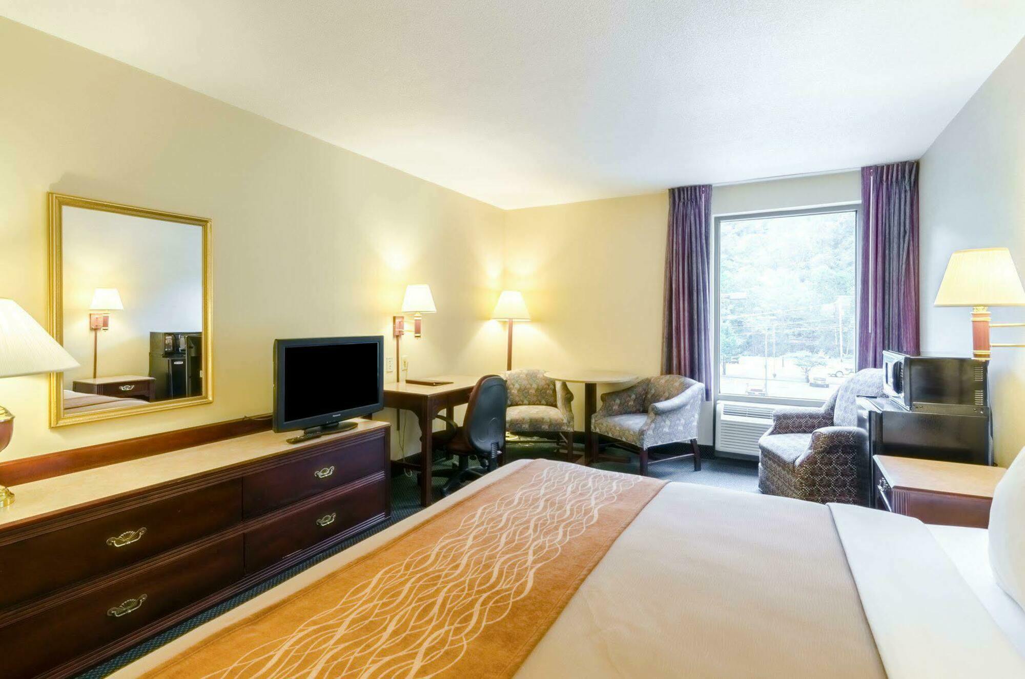 Comfort Inn & Suites Grundy Экстерьер фото