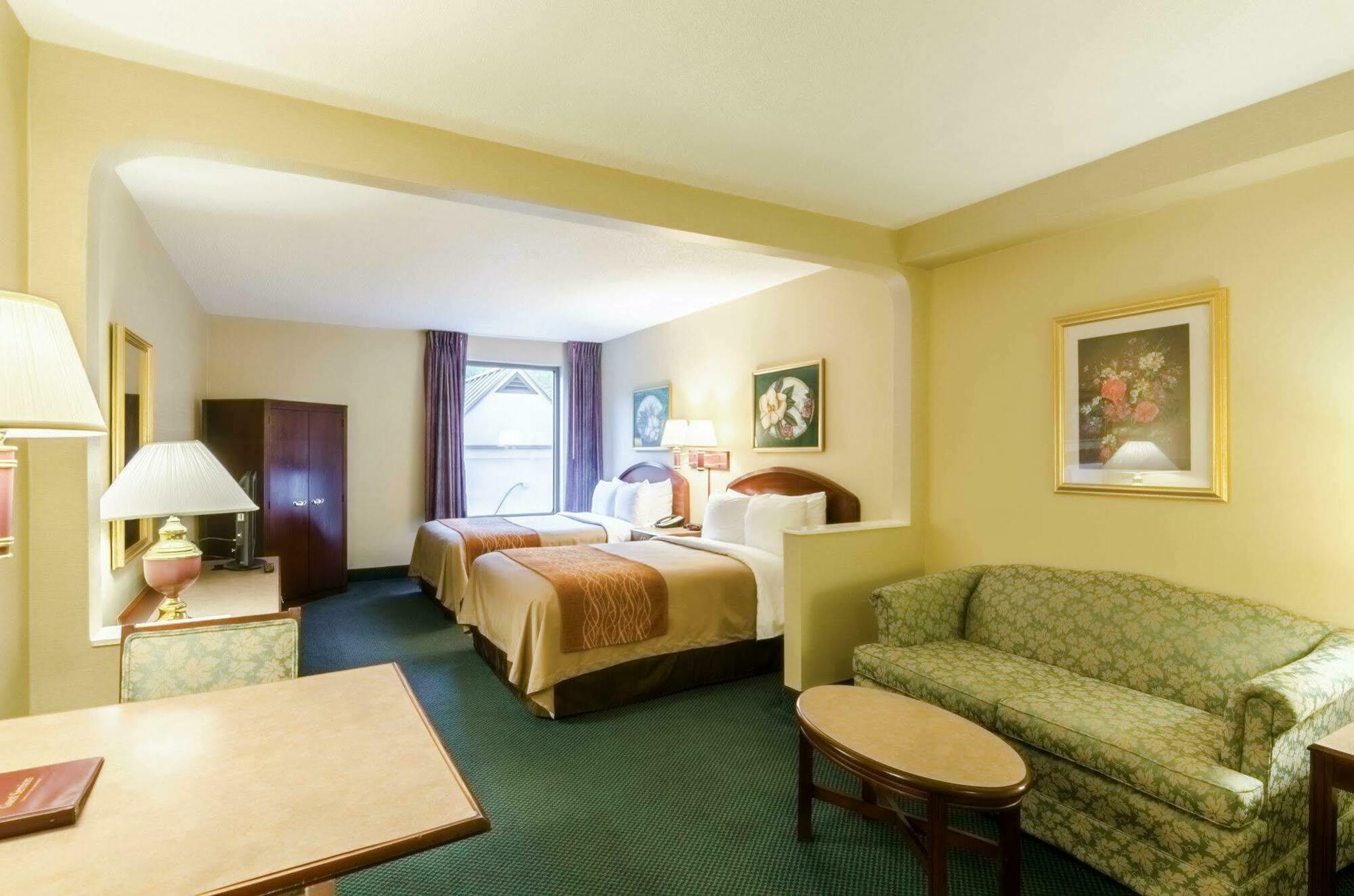 Comfort Inn & Suites Grundy Экстерьер фото
